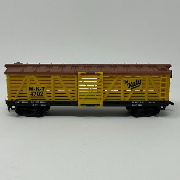 MKT The Katy HO Gauge Livestock Cattle Car Scale Model Train Life Like Yellow - Picture 1 of 8